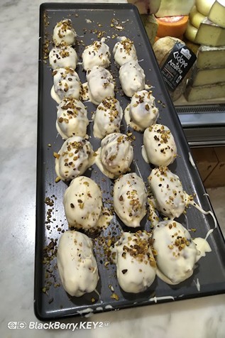 Todi's stuffed dates